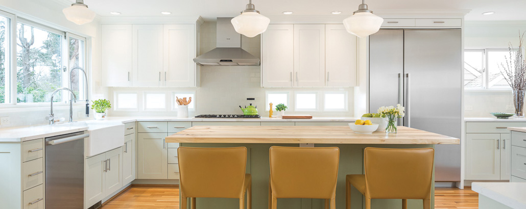 main floor that is both well lit and private, has a circular floor plan and is a pleasure in which to entertain and cook