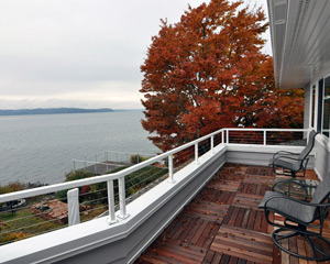 2nd level view deck with Ipe pavers